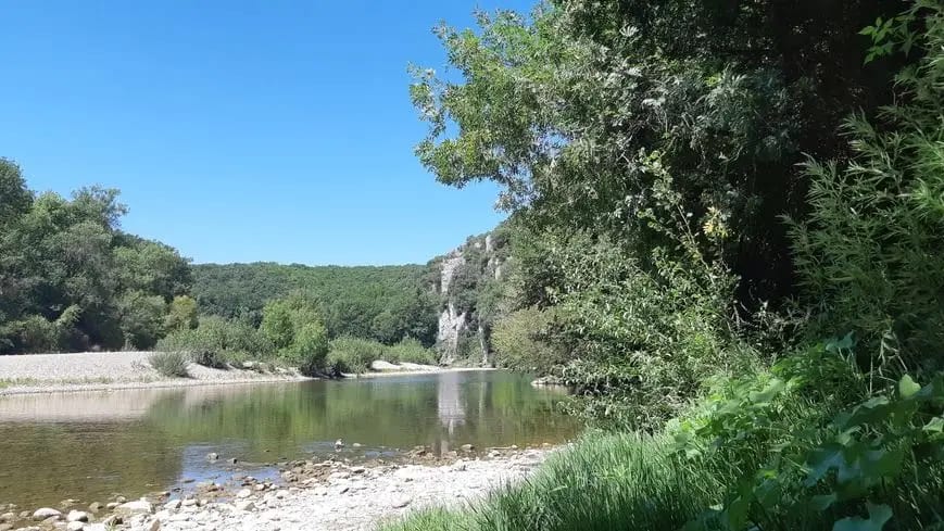 Gard : la baignade interdite dans la Cèze à Bagnols-sur-Cèze