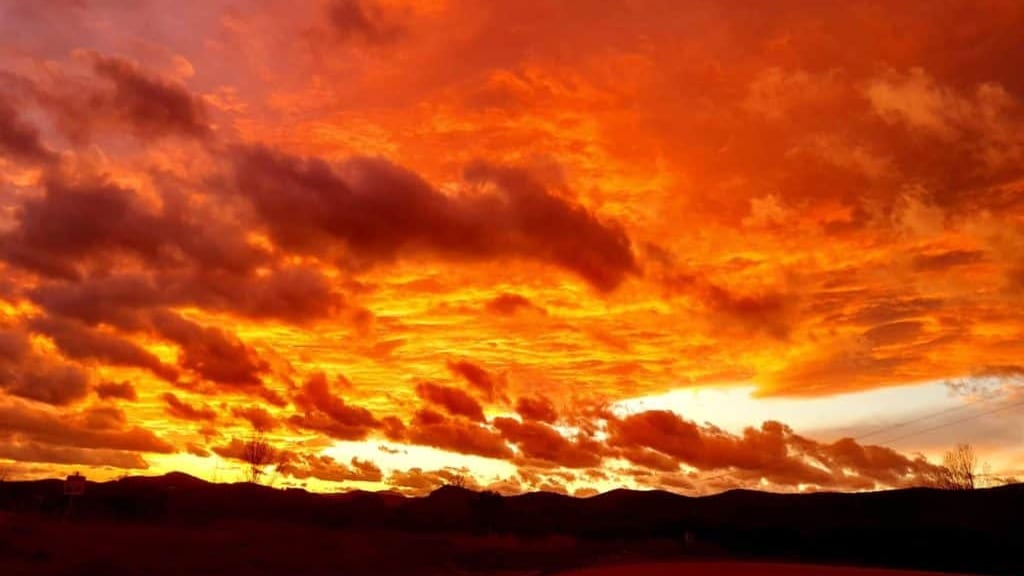 Météo : spectaculaires photos du « ciel de feu » hier soir sur la région