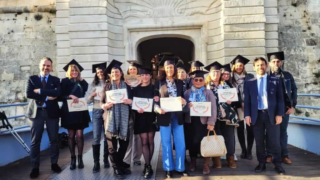 Gard : les secrétaires de mairie fêtent leurs diplômes à Unîmes