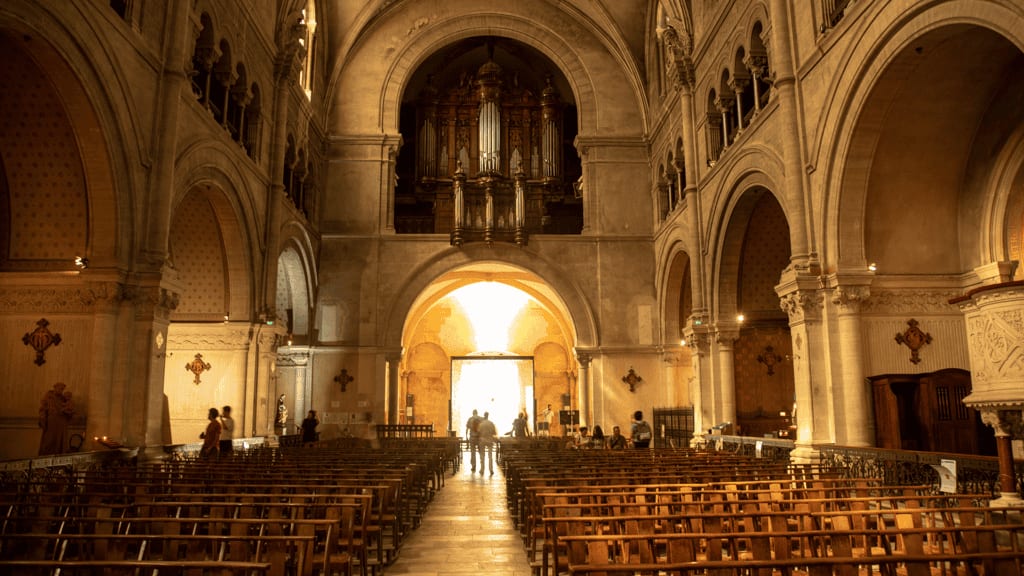 Gard : un curé agressé en raison de son appartenance religieuse