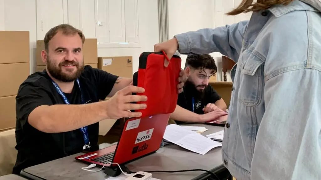 Nîmes : distribution gratuite de l’oRdi aux lycéens d’Alphonse Daudet