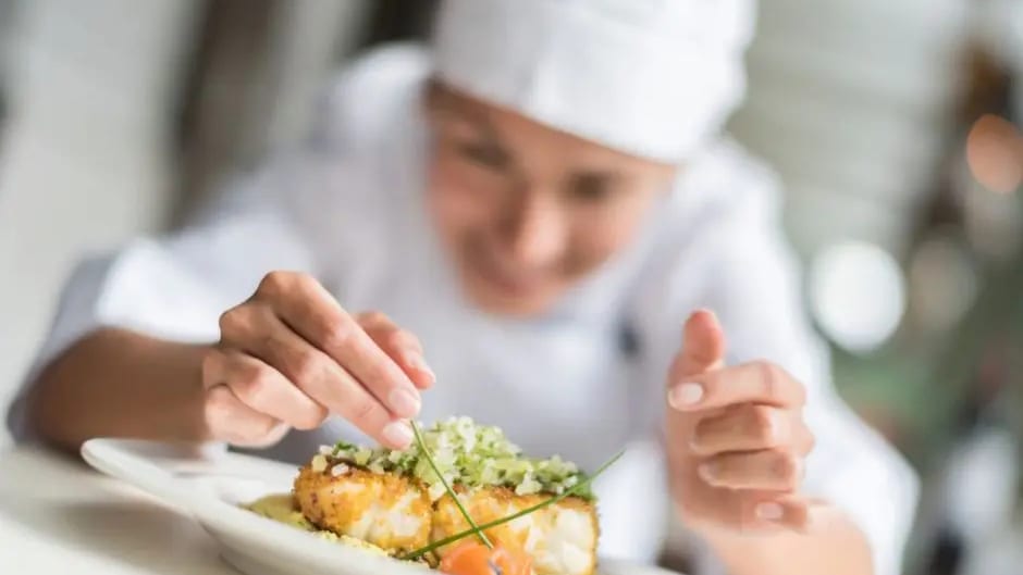 Nîmes : des menus de chefs étoilés dans les cantines