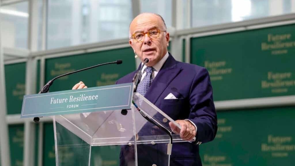 Nîmes : l’ancien Premier ministre Bernard Cazeneuve en visite