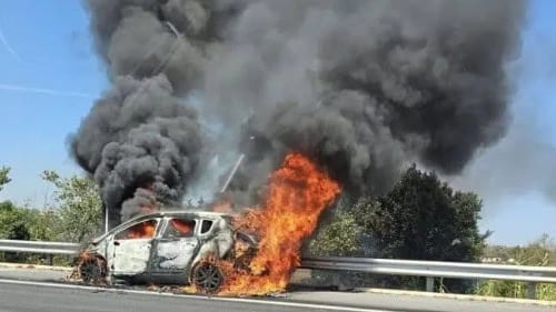 A9 : un véhicule en feu après l’entrée Béziers-Ouest, circulation à l’arrêt