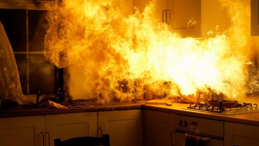 Grau-du-Roi : un feu de cuisine mobilise 20 pompiers