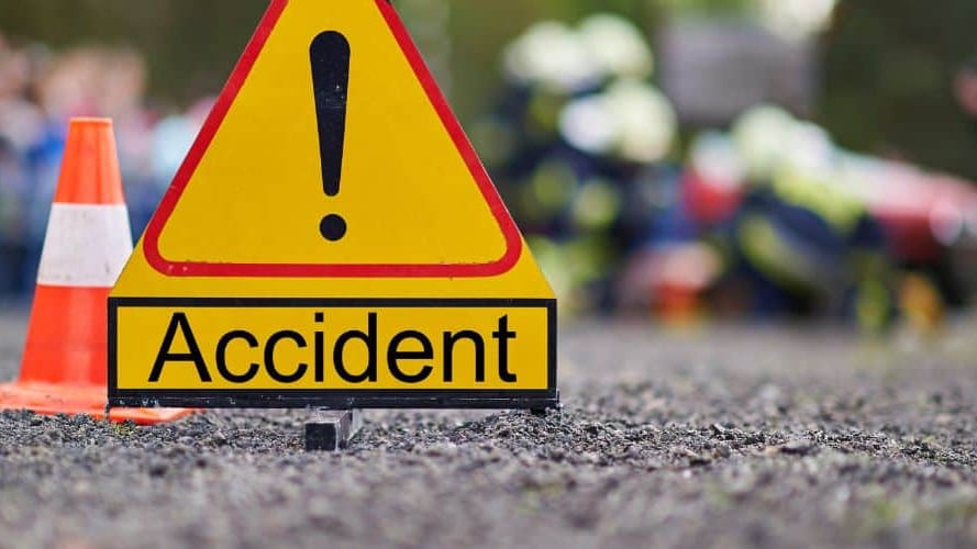 Camargue : des barres de fer sur l’autoroute, crevaison d’un poids lourd