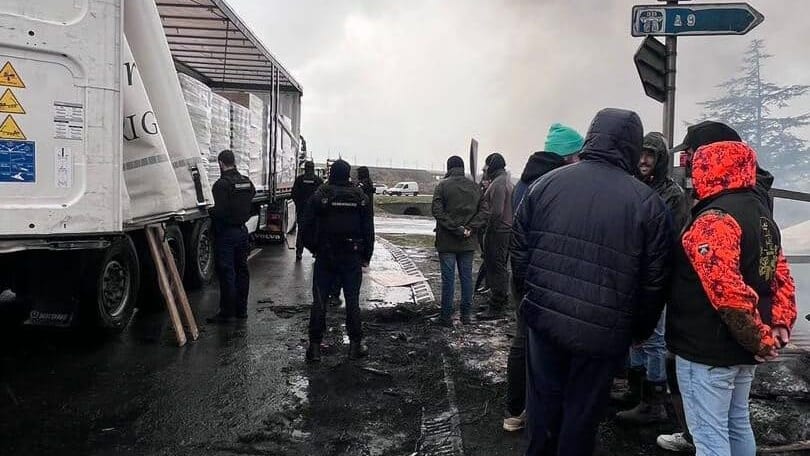 Gard : blocage des agriculteurs, des routes départementales « saturées »