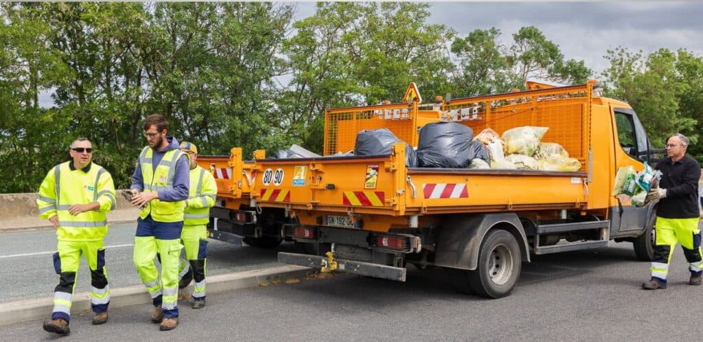 Aude : deux tonnes de déchets ramassées aux abords des routes départementales