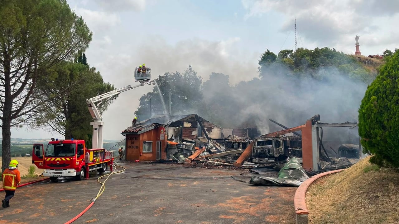Tarn : incendie, un centre des pompiers ravagés par les flammes. Photo préfecture TARN