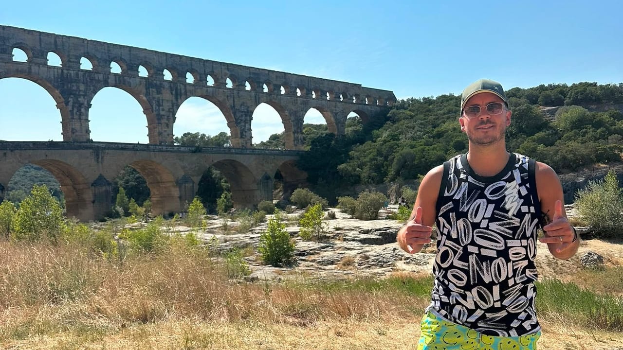 Eden Hazard au Pont du Gard, photo issue de sa page Facebook.