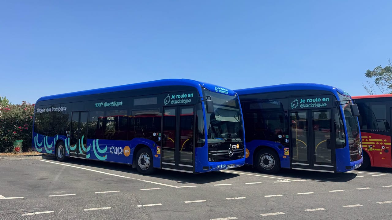 Communauté d'Agglomération Hérault Méditerranée - Deux nouveaux bus 100% électriques