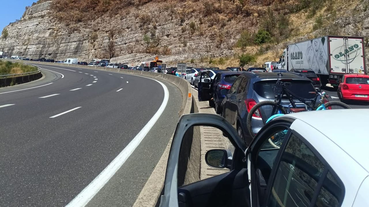 Crédit photo Marion, groupe Facebook : "Utilisateurs de l'A75 la Méridienne"