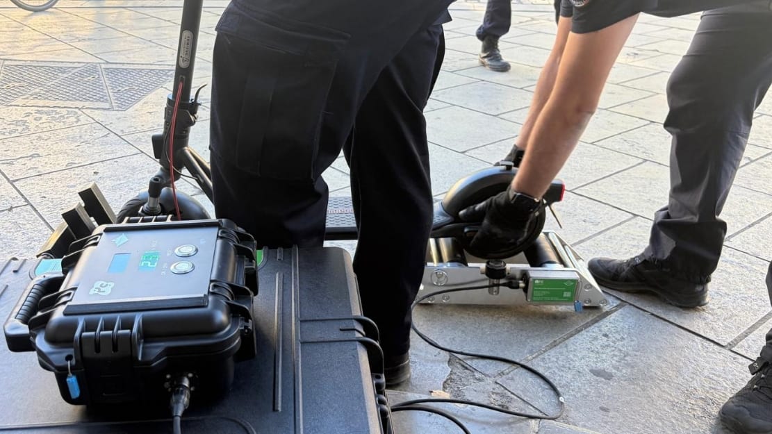 InfOccitanie - A.F / Opération de contrôle de la vitesse des trottinettes électriques