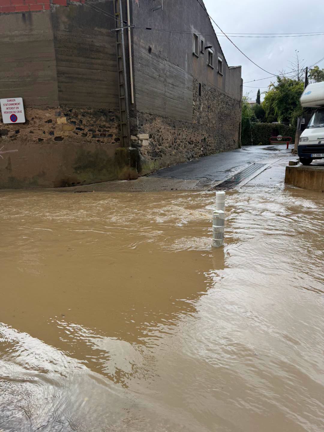 Inondations à Servian