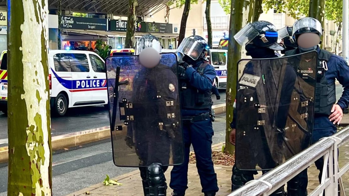 InfOccitanie - Linda Mansouri / Les forces de l'ordre lors des mouvements de blocage des lycéens