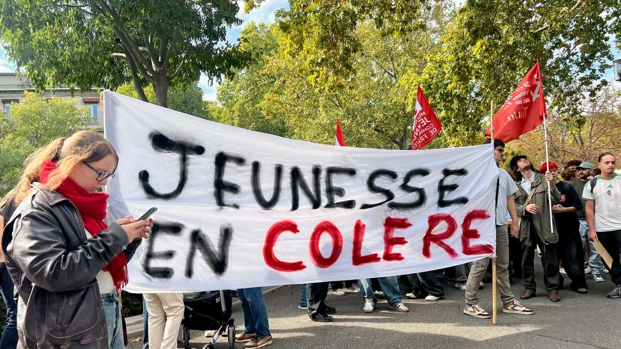 Manifestation 17 octobre Nîmes. Photo : Linda Mansouri