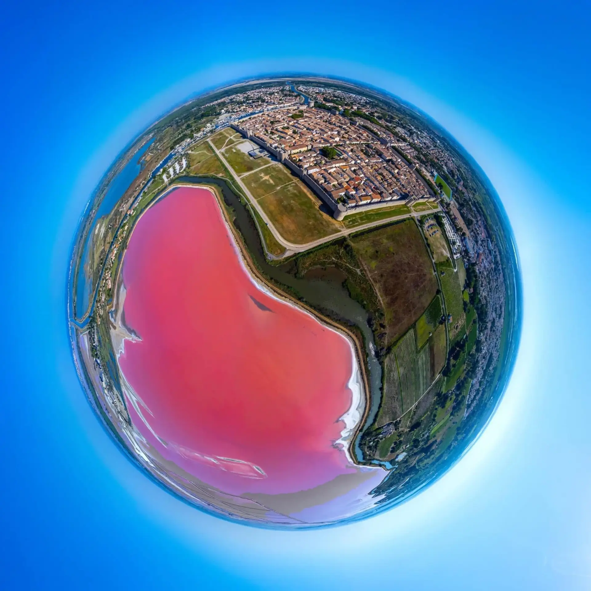 Les salins d’Aigues-Mortes - Photo LouloOweb Drones 
