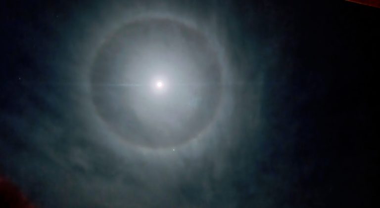 Halo lunaire