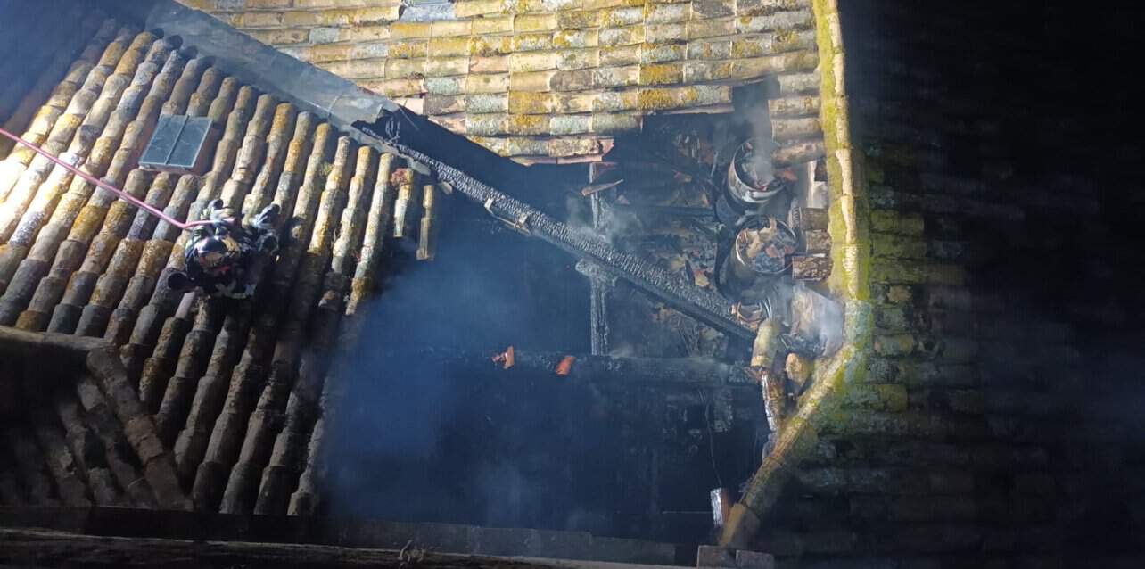 Incendie au château de Sanillhac - SDIS 30