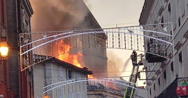 Un incendie a ravagé un laboratoire d'analyses médicales à Saint-Gaudens ce jeudi matin. Photo Gerard Ferre