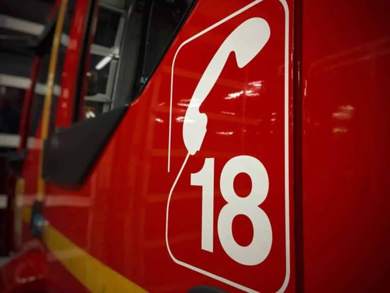 Feu de Végétation près de Nîmes, dans le Gard