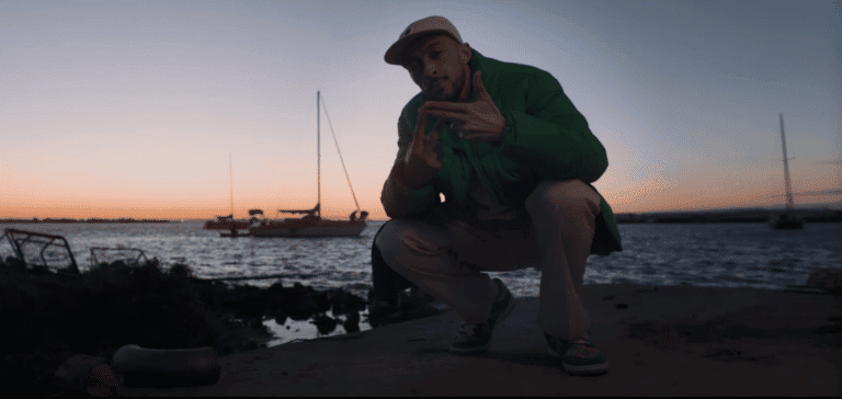 Demi Portion tire un bilan lucide de la société dans son nouveau clip