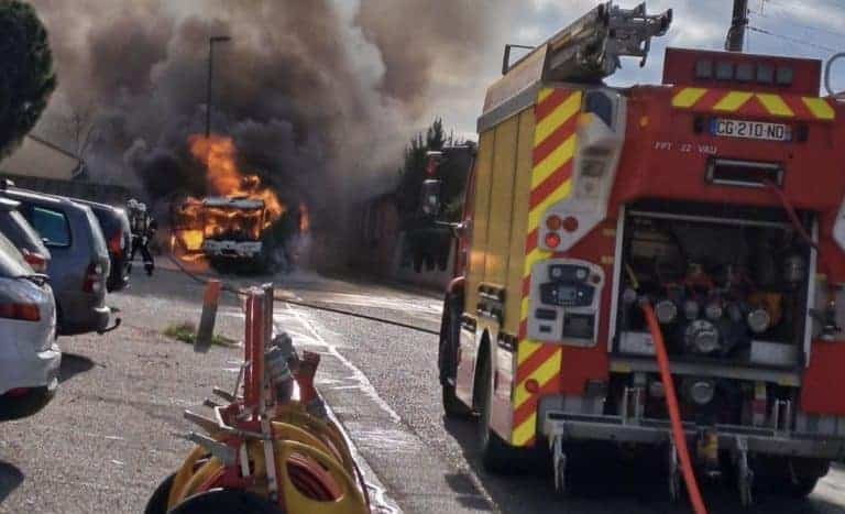 Incendie d’une balayeuse à Vauvert - photo : Ville de Vauvert