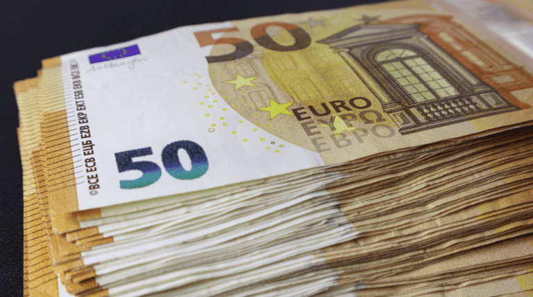 Autoroute A9 - un individu arrêté avec 230 000 euros sur lui