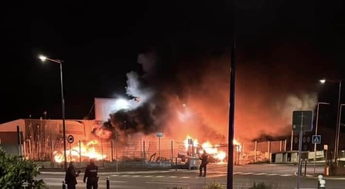 Béziers - Un feu se déclare au sein d'une entreprise - Photi Val Entin via Kazaa Infos Radars.