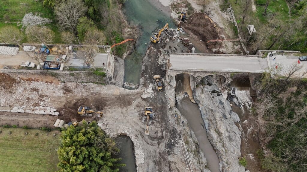 Gard : La Construction Du Pont Provisoire De Chamborigaud Avance à ...