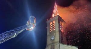 Incendie à l'église de Veyreau : les cloches menacent de tomber - Photo : SDIS 12
