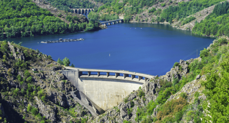 Lac de Villefort en Lozère