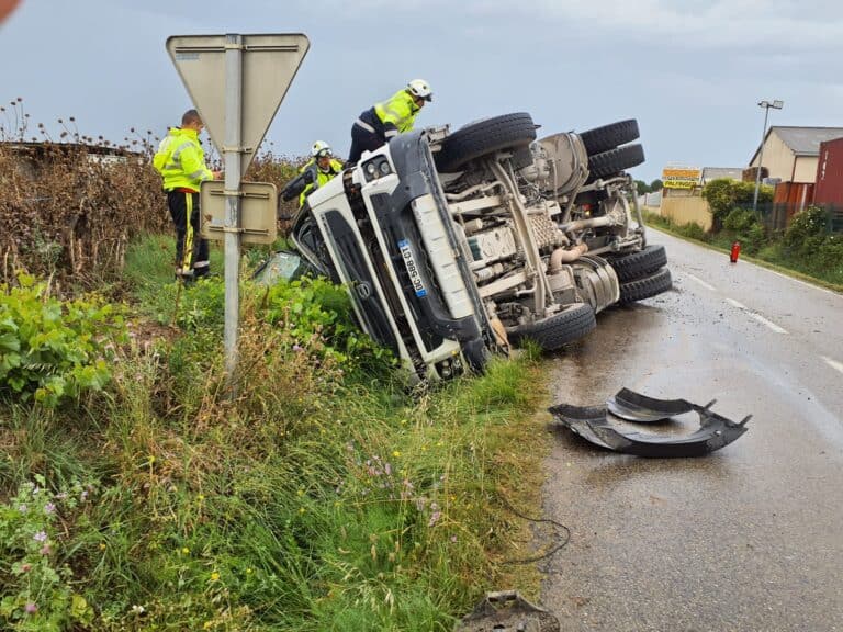 Accident d'un camion à Codognan dans le Gard - photo SDIS 30