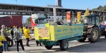 Blocage de l'A9 - capture d'écran live de NICOLAS VIDAL pour PUTSCH MÉDIA