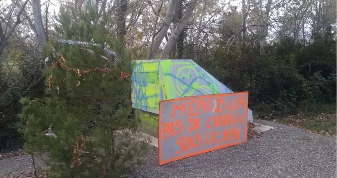 Crise agricole : "opération chouette" les agriculteurs recouvrent des radars dans le Gard