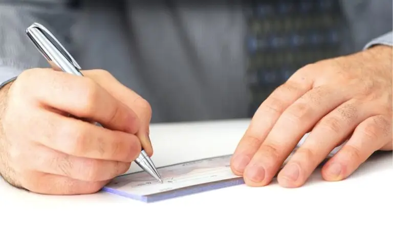 Chèques à débit différé : attention au piège des fêtes de fin d'année